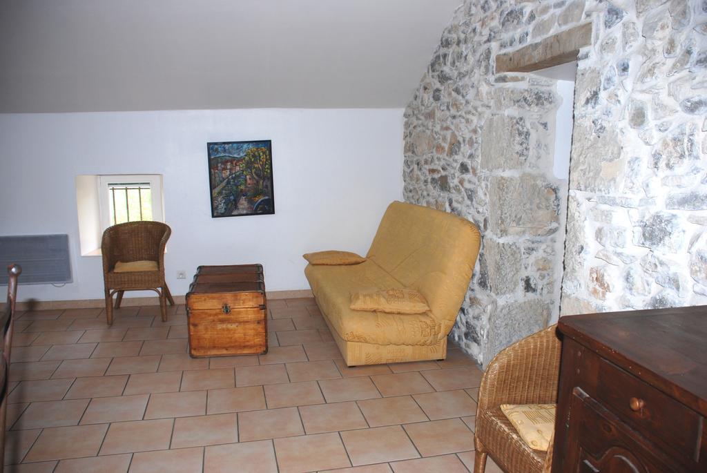 Bed and Breakfast Les Jardins Du Mas Evesque Rousson  Zimmer foto