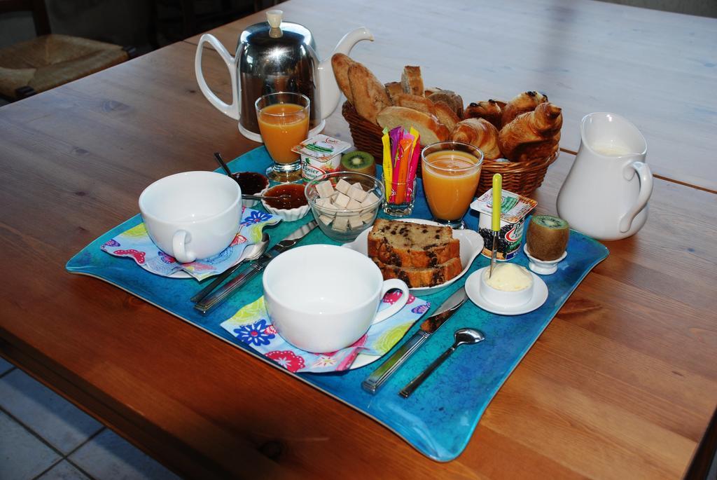 Bed and Breakfast Les Jardins Du Mas Evesque Rousson  Zimmer foto