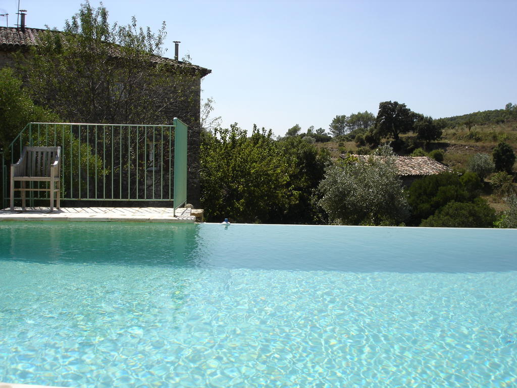 Bed and Breakfast Les Jardins Du Mas Evesque Rousson  Zimmer foto