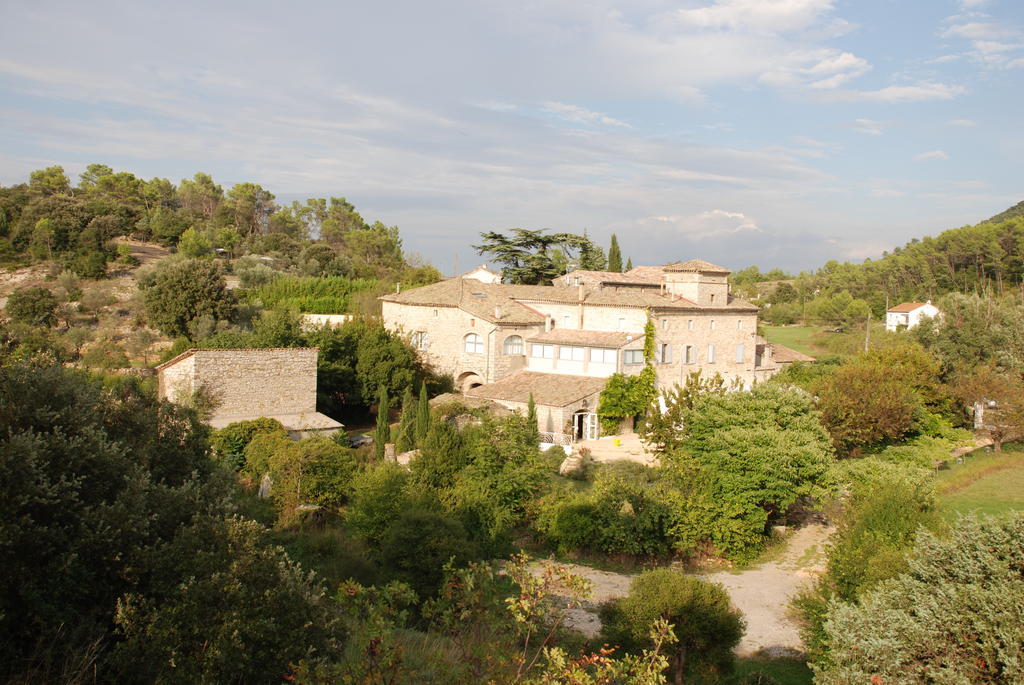Bed and Breakfast Les Jardins Du Mas Evesque Rousson  Zimmer foto