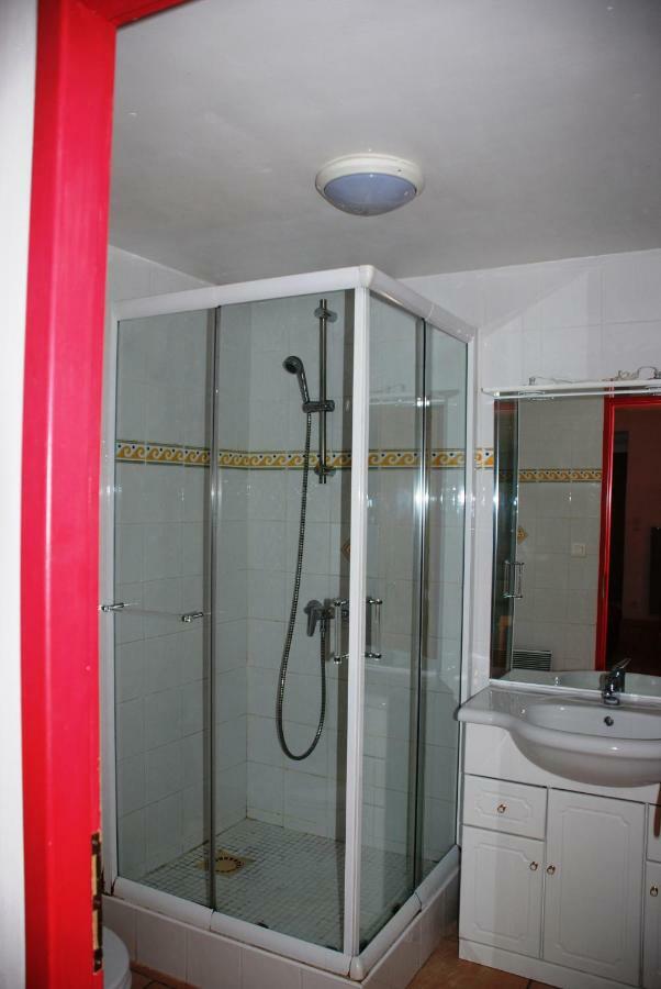Bed and Breakfast Les Jardins Du Mas Evesque Rousson  Exterior foto