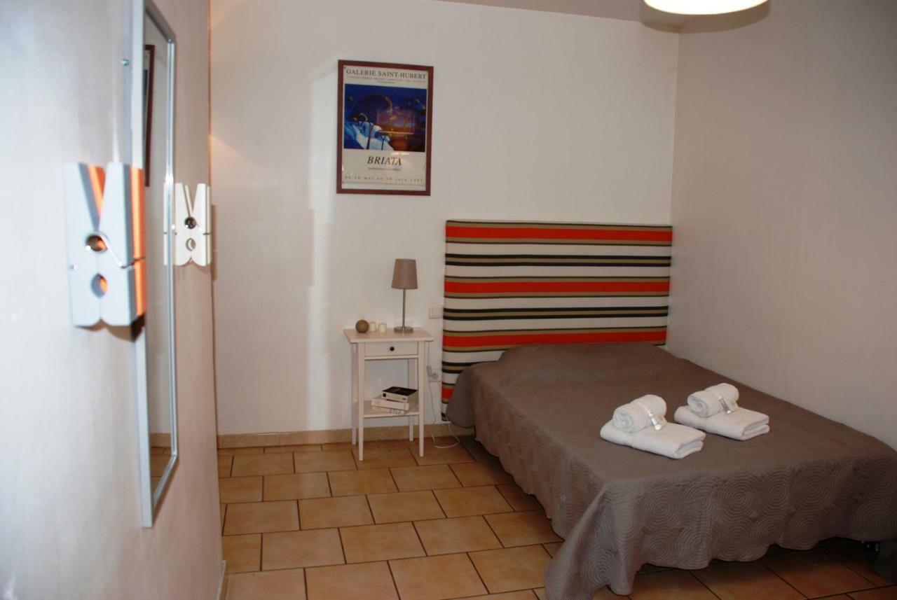 Bed and Breakfast Les Jardins Du Mas Evesque Rousson  Exterior foto
